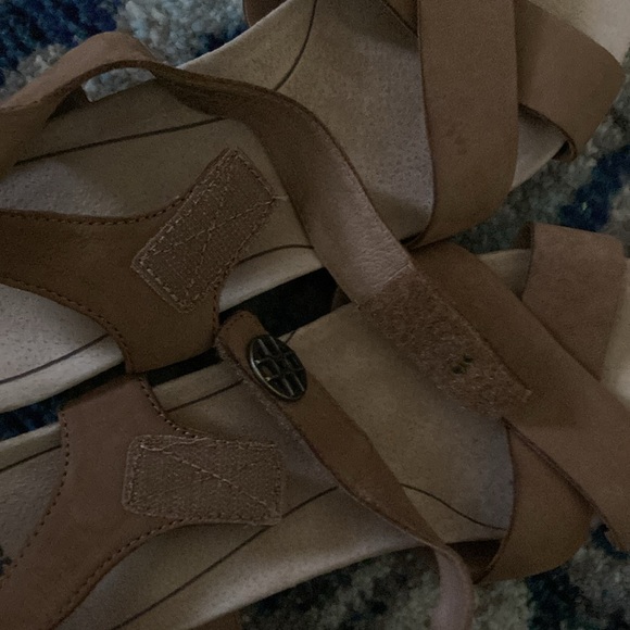 UGG Brown Strappy Sandals with Cushioned Insole - Picture 5 of 5